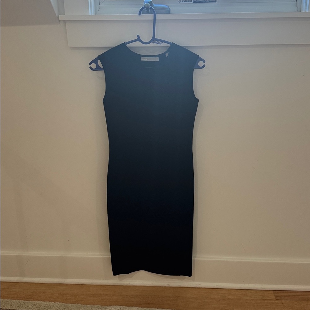 Vince Classic Black Top
